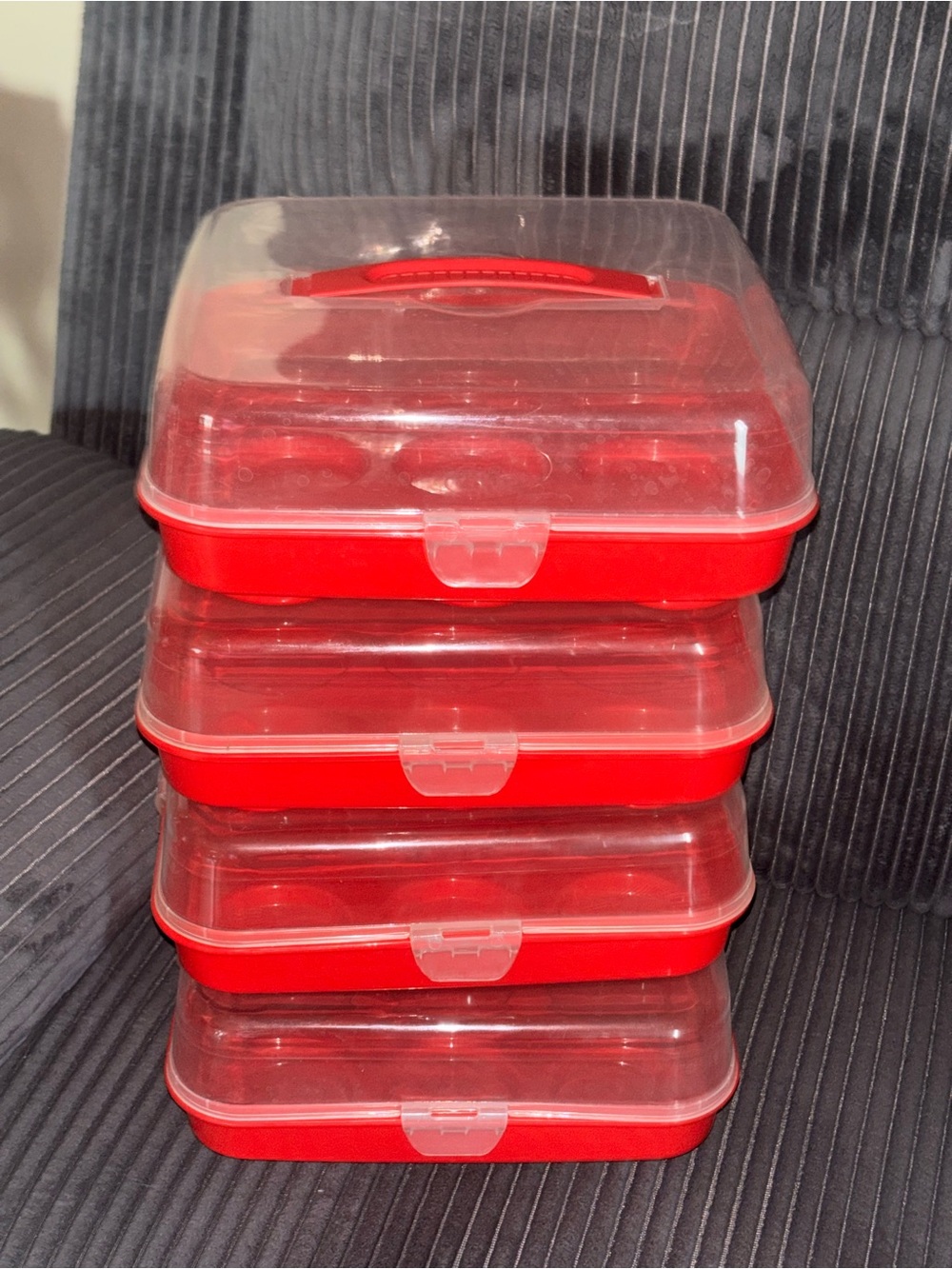 Red Plastic Stackable Food Storage Containers for cupcakes with Clear Lids (Set